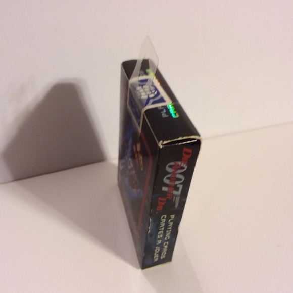 Set of James Bond Cards - Picture 5 of 7